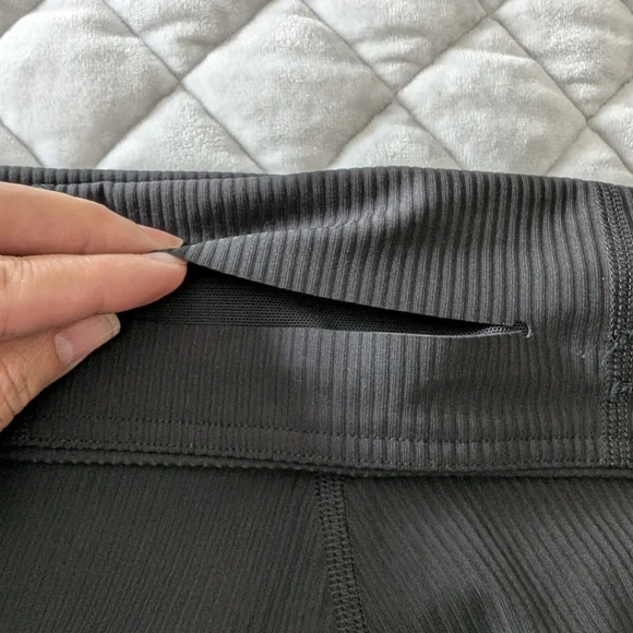 Lululemon Base Pace Ribbed High-Rise Short 6", Black, Size 10 - Picture 4 of 10